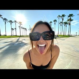 Meet your Posher, Van